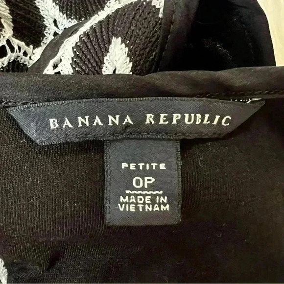 Banana Republic Knit Crochet Sleeveless Black & White Dress - Picture 7 of 9